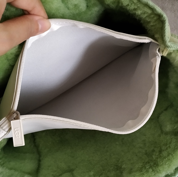 UGG Australia handbag - Picture 8 of 13